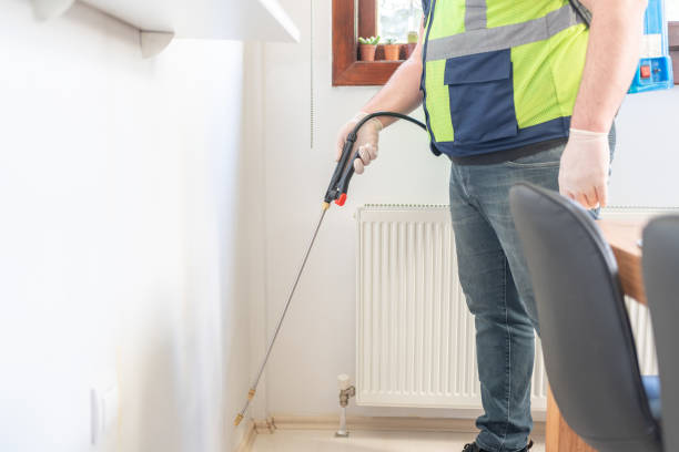 Best Exterminator Services  in Holcom, KS